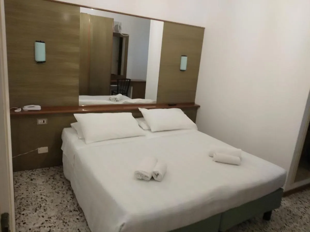 Hotel Otello Punta Marina İtalya