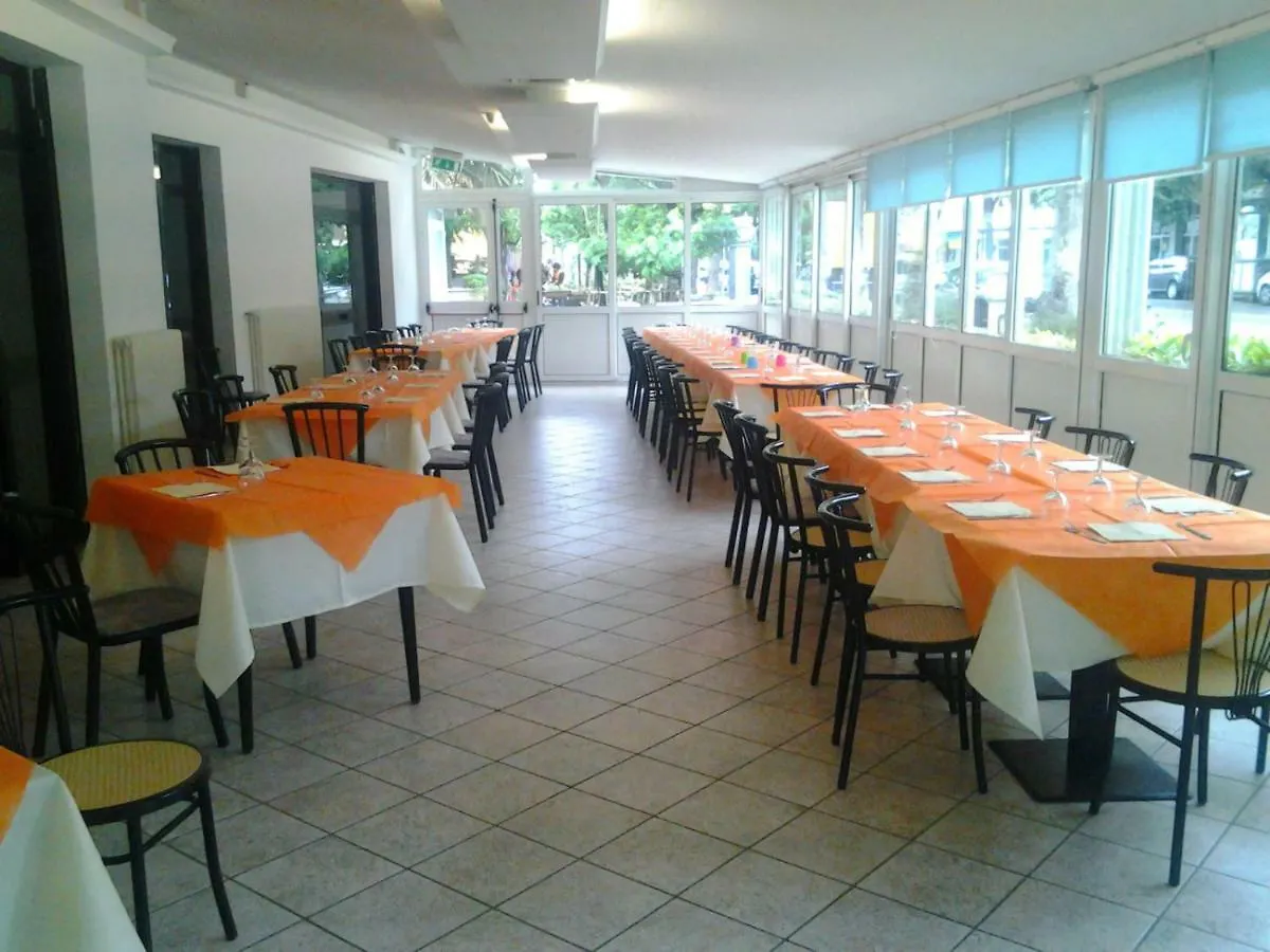 Hotel Otello Punta Marina 3*,